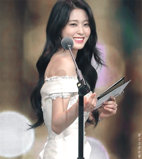 드레스가 유난히 잘 어울리는 여자연예인들.GIF | 인스티즈