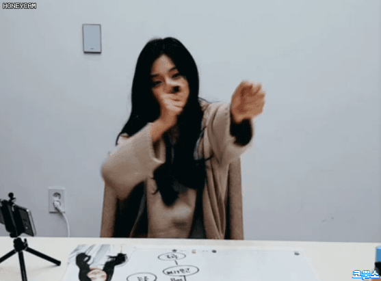 한조 하는 아이돌.gif (유일한 착한 한조) | 인스티즈