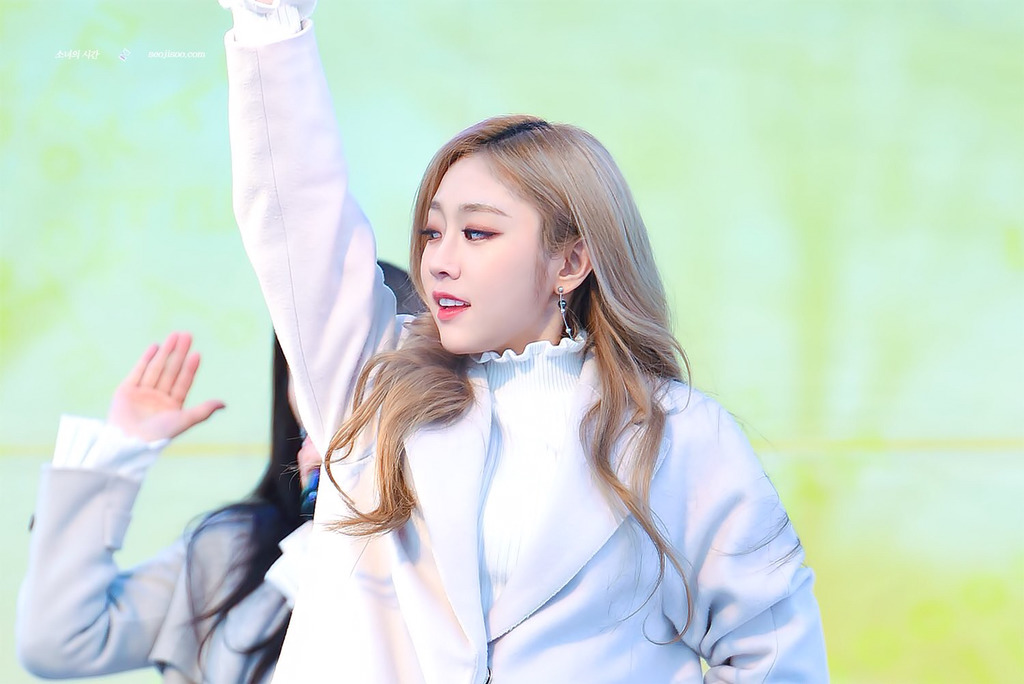 [러블리즈] 미니빔을 갖고싶은 마음이 들어서 지수 | 인스티즈