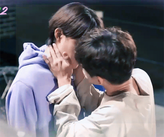 [청춘시대2] 본방보다 더 설레는 조장훈& 진명재완 키스신 메이킹.jpgif | 인스티즈