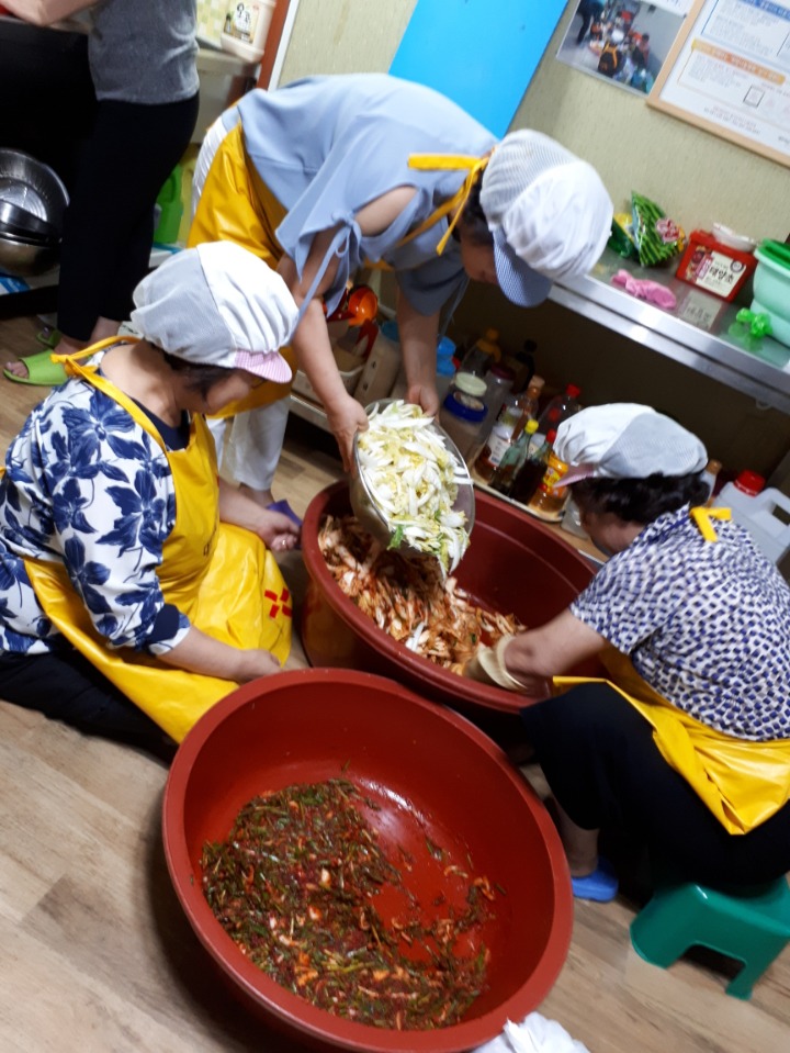 빨간풍차 제과점 이미지