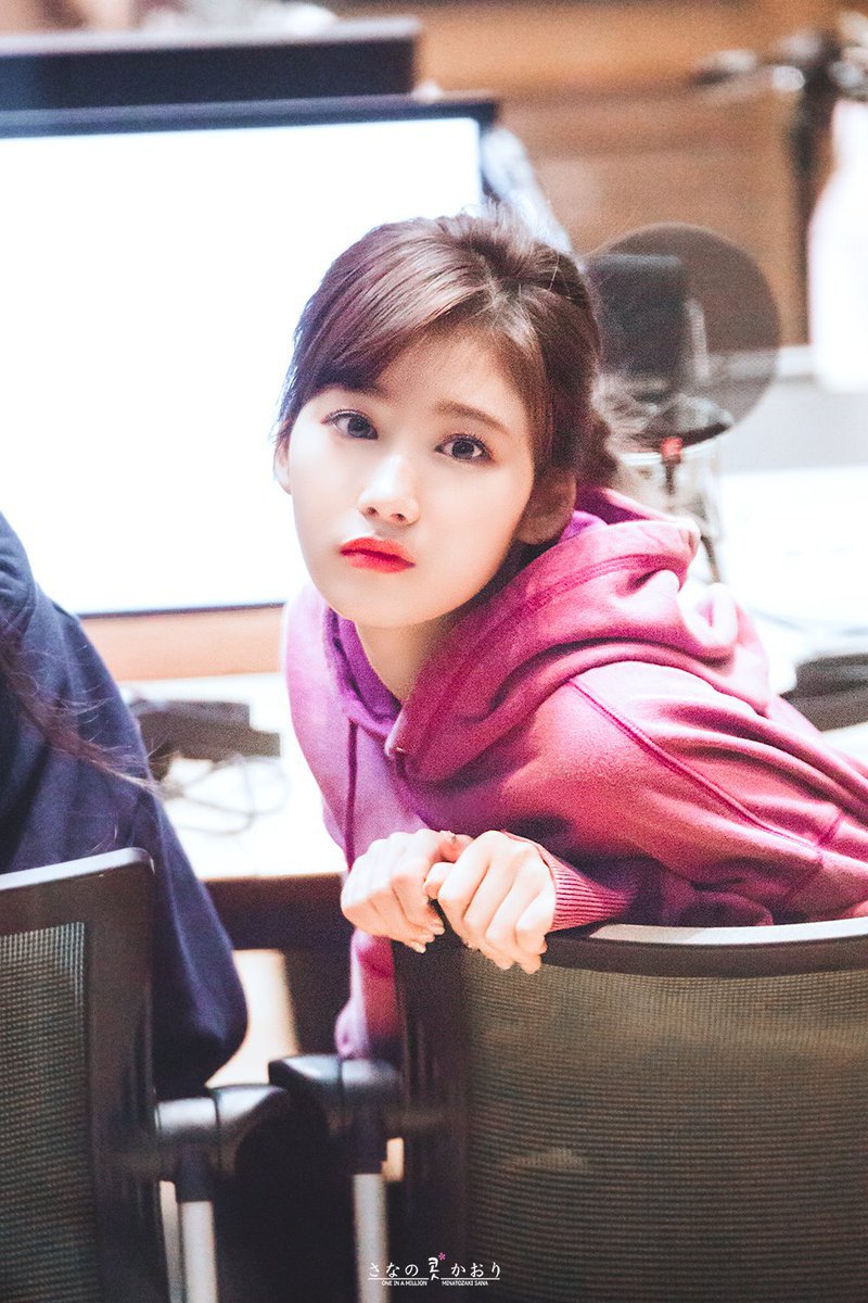 어쩜 이렇게 이쁠까싶은 트와이스 사나.jpg | 인스티즈