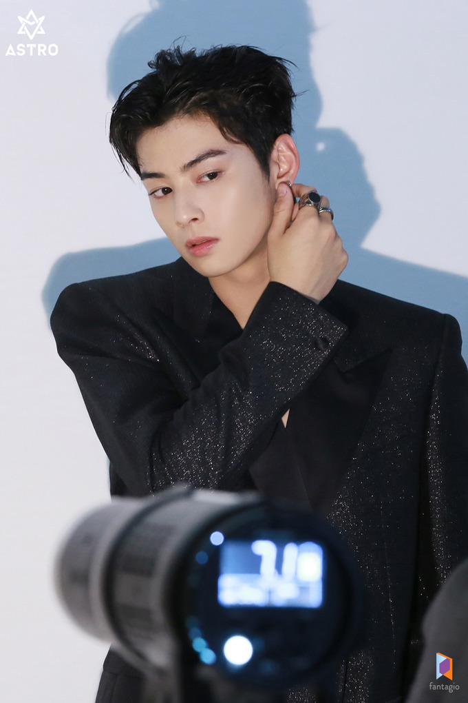 여자들이 선호 하는 나쁜남자 스타일링한 차은우.gif | 인스티즈