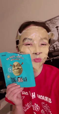 슈렉 마스크팩 하는 민유라.GIF | 인스티즈