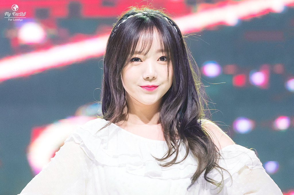 [러블리즈] 일 하다가 꽤나 더워져서 케이 | 인스티즈