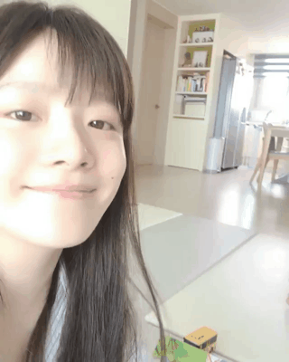 오늘자 남자에게 뽀뽀 받는 벤.gif | 인스티즈